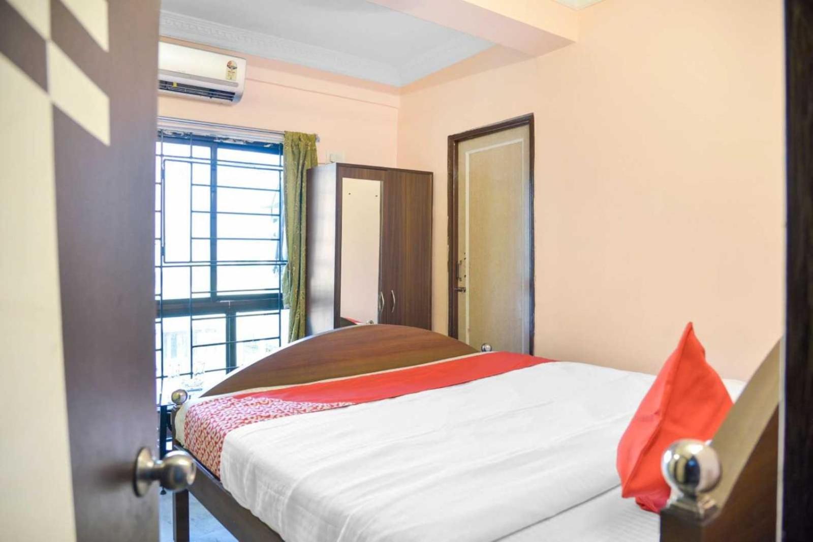 O M.g. 3* Kolkata